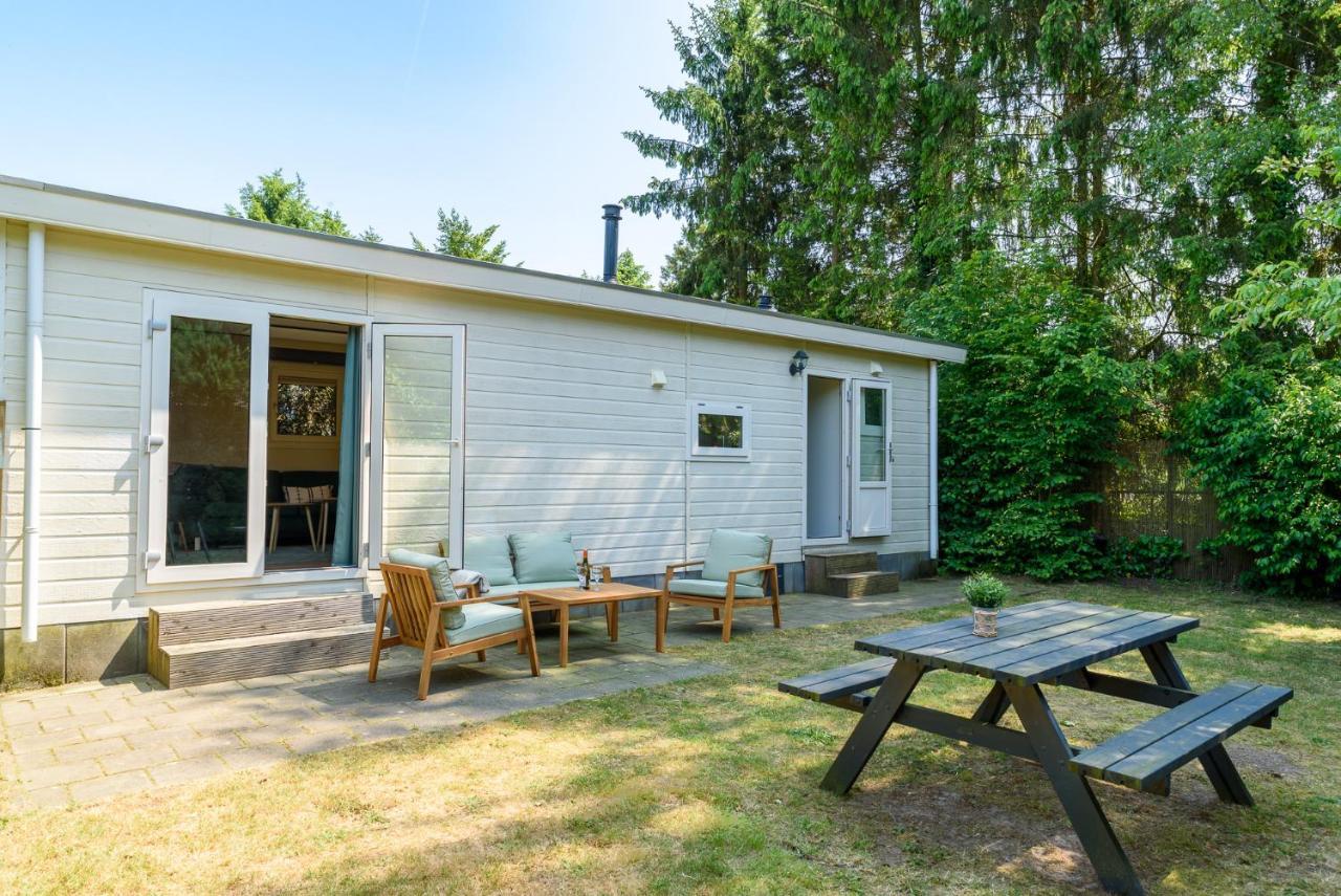 Chalet Met Eigen Tuin Aan De Veluwse Bosrand Putten Eksteriør bilde